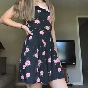 ❤️💗Floral Black Dress